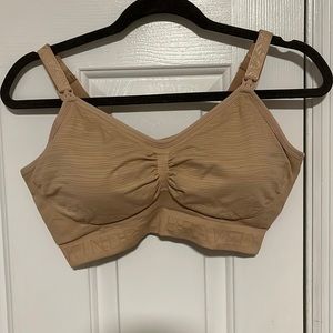 Kindred Braverly Sublime Hands Free Nursing & Pumping Bra. Size small busty
